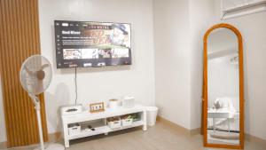 Muji Home at Manhattan Plaza, with wifi, balcony, can cook