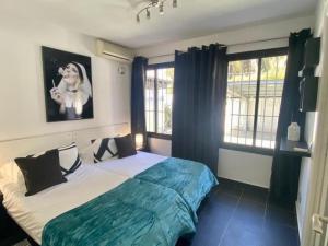 Amplia villa Puerto Banús 10 habitaciones con piscina y jacuzzi - ES-175-41