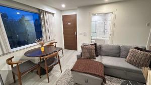 Spacious Penthouse in Prime Downtown Location