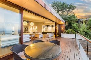Blue at Wategos Luxury Beach Retreat