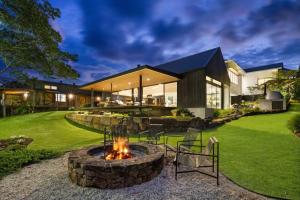 Charlotte Estate Luxury Byron Retreat w Pool Events