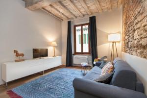 Boheme Apartment by Mamo Florence