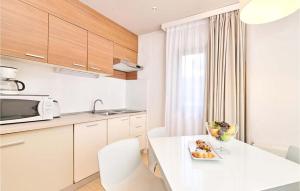 Gorgeous Apartment In Porec With Wifi