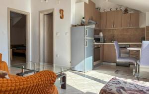 2 Bedroom Gorgeous Apartment In Donji Humac