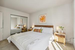 Mission 1 BR w Work Setup by Anyplace - 11453