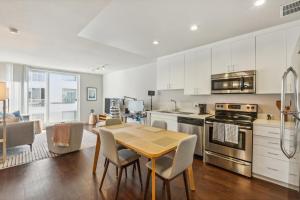 Mission 1 BR w Work Setup by Anyplace - 11453