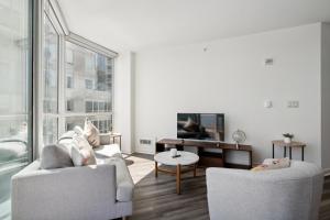 Rincon Hill 1 BR w Work Setup by Anyplace - 11656