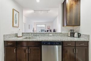 Mission Bay 1 BR w Work Setup by Anyplace - 11749