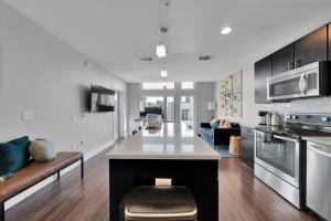 Mission Bay 1 BR w Work Setup by Anyplace - 11678