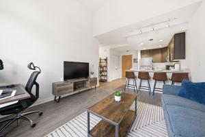 Mission Bay 1 BR w Work Setup by Anyplace - 11738