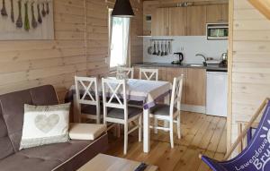 2 Bedroom Awesome Home In Gaski