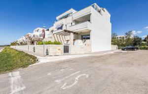 2 Bedroom Gorgeous Apartment In Porto Cesareo