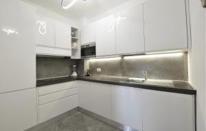 Beautiful Apartment In San Lorenzo Al Mare