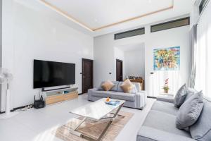 V281 Spacious 3BR Pool with Nice Patio & BBQ