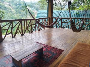 Hiking point Treehouse Ella