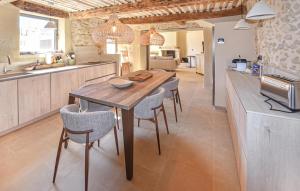Maison En Pierre Avec Piscine