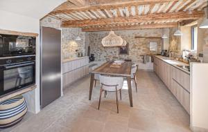 Maison En Pierre Avec Piscine