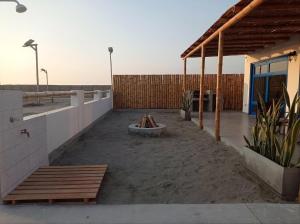 Casa de Playa a pasos del mar y sol todo el año