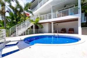 V224 Stunning Sea-View 3BR Villa 1km to Beach