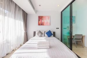 V220 Villa 4BR Luxury Pool Walk to Kata Beach