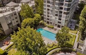 1 Bedroom 1 bathroom Pool View Balcony Kitchen Free Parking