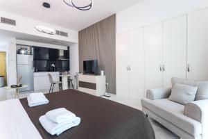 Elite LUX Holiday Homes - Chic Studio with City Views in Business Bay, Dubai