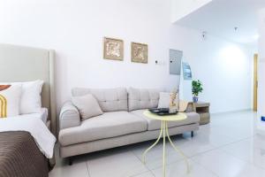 Elite LUX Holiday Homes - Chic Studio with City Views in Business Bay, Dubai