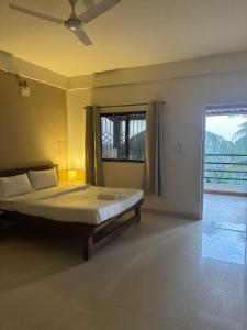 Aqua Wave by YogiTree Hotels