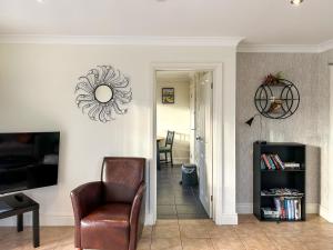 At Cedar Lodge Apartment