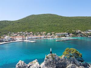 Apartments Senko Trpanj