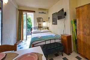 Apartments Senko Trpanj