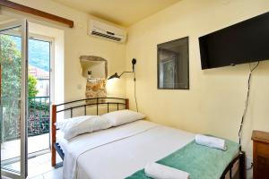 Apartments Senko Trpanj