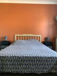 Chambre cosy avec salle de bain privée et piscine au calme