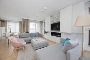 Mokotów Luxury Apartments with Parking Air Conditioning by Renters Prestige