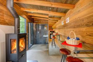 Private Lake Mini Villa near Gstaad & Interlaken