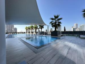 Bloom Heights Studio High Floor with Pool and Gym Access