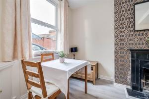 Beautiful 2 Bed House, South Belfast. 7 Minutes city centre.