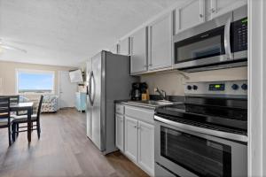 Pet-Friendly Oceanfront 3-BR on Top3rd Floor – Stunning Cherry Grove Beach Views - Blue Mist 302