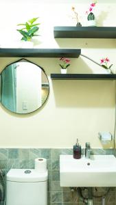 Central Stay Loft Bed Near IT Park Balcony