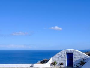 Iliolousto Luxury Cave Villa
