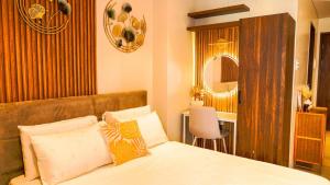 Seabreeze Studio with Balcony & Wi-Fi at Tambuli