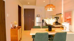 Seabreeze Studio with Balcony & Wi-Fi at Tambuli