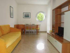 Bright flat near the beach-Beahost