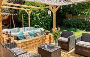 Jolie Maison Avec Jacuzzi