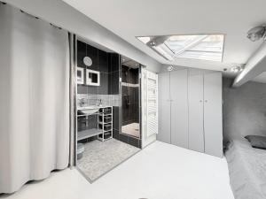 Appartement au calme, avec piscine et vue dégagée