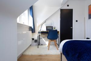 Bournemouth Luxe 3BR-3 Bath-Parking-Walk to Beach-4 Mins drive to train station