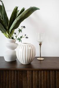 Tobaco Park II Modern Apartment by BookingHost