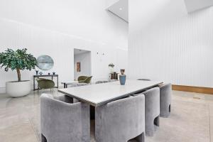 FIRST CLASS 3BR Burj Khalifa & Fountain Views