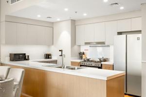 FIRST CLASS 3BR Burj Khalifa & Fountain Views