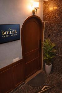 Boiler Guest House - Comfortable Stays in Raja Garden - West Delhi